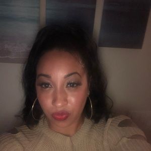 Meet your Posher, Crystal